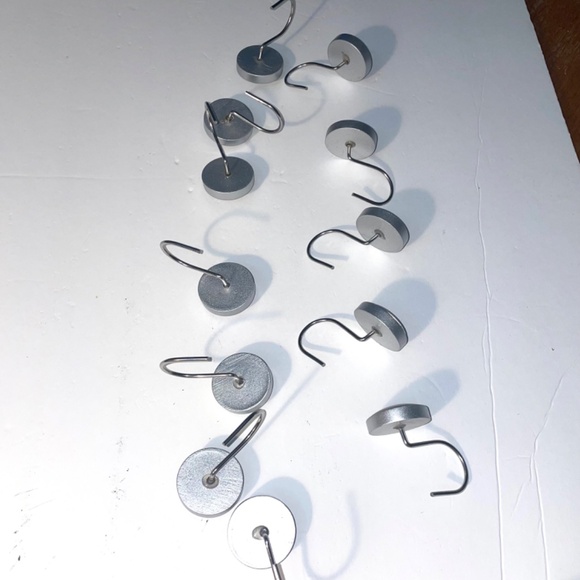 NWOT Bathroom Halloweeen Decoeation 12 Pieces Half Skeleton Shower Curtain Hooks - Picture 6 of 8